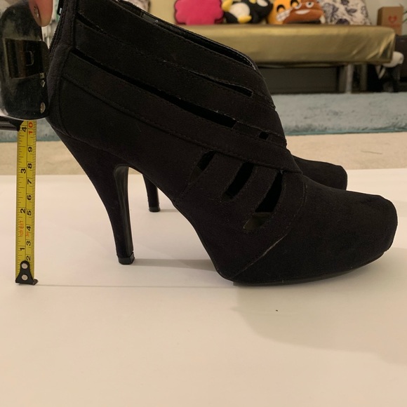 4’ Heel Black Suede Booties 7.5 - Picture 3 of 5